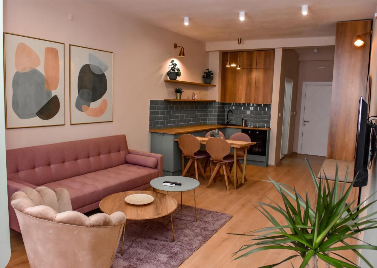 Good Times Luxury Apartments ביטולה מראה חיצוני תמונה